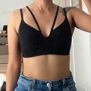 Black Lululemon Strappy Sportsbra